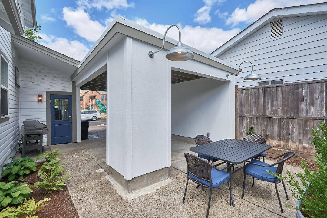 Photo of Others in Newberg