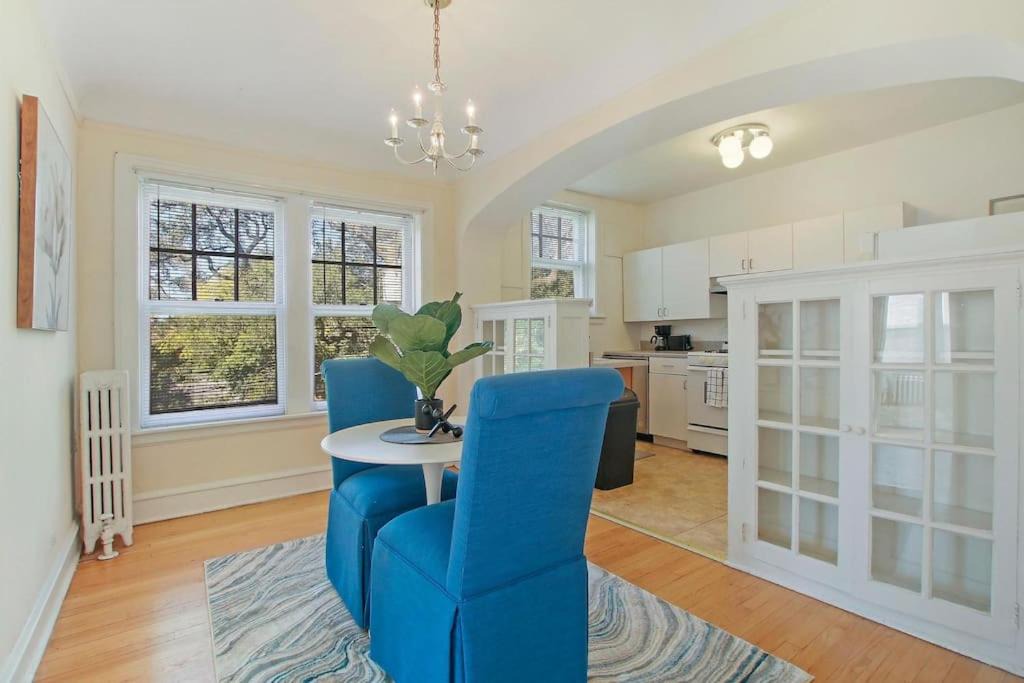 Photo of Livingroom in Skokie
