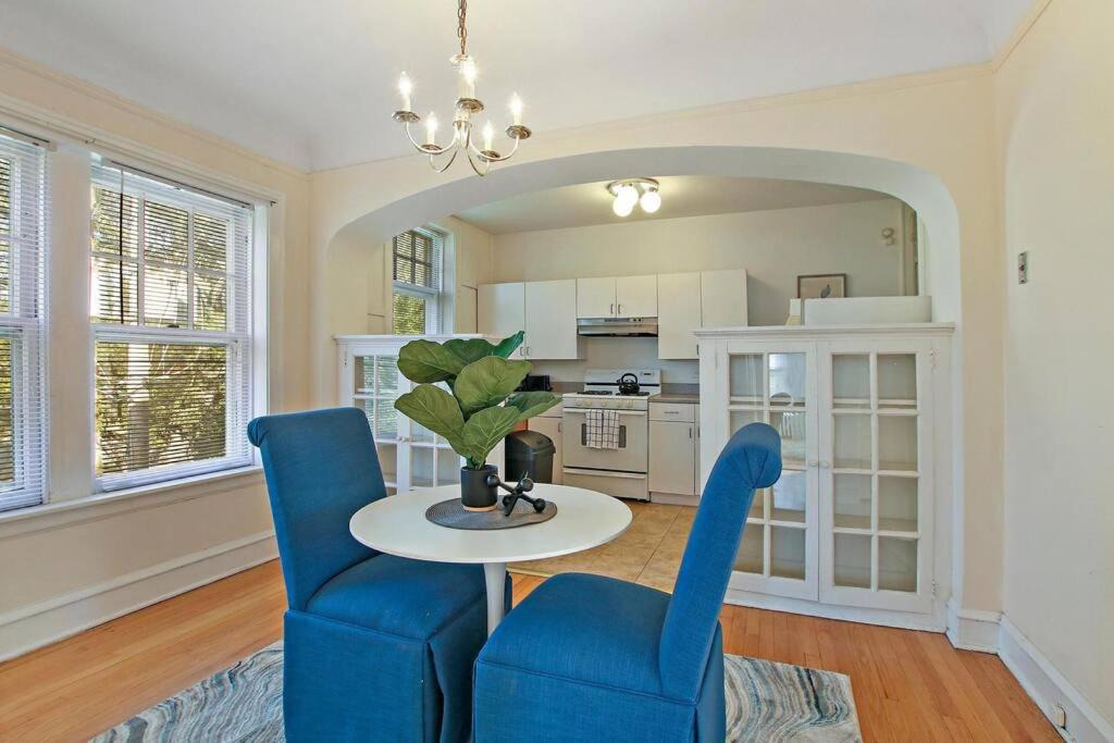 Photo of Livingroom in Skokie