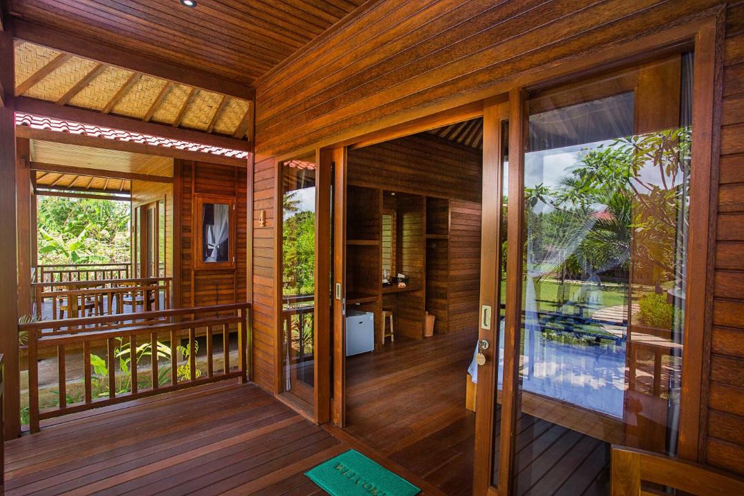 Photo of Others in Mushroom Bay