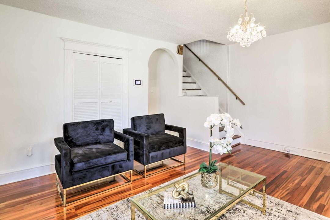 Photo of Livingroom in North Philadelphia