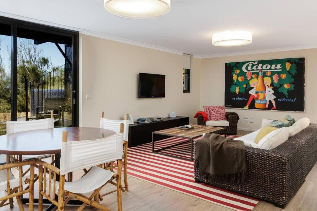 Photo of Livingroom in Mollymook Beach