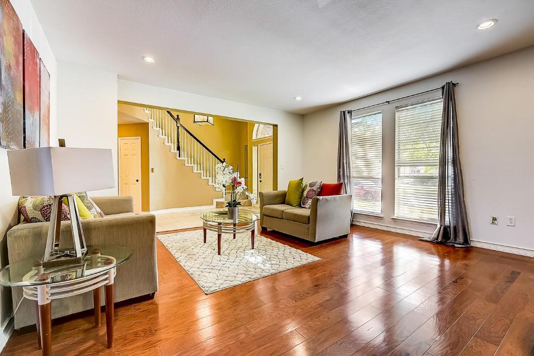 Photo of Livingroom in Rowlett