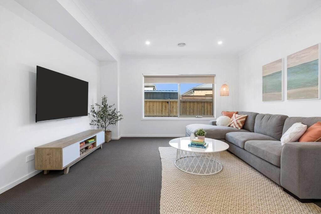 Photo of Livingroom in Armstrong Creek