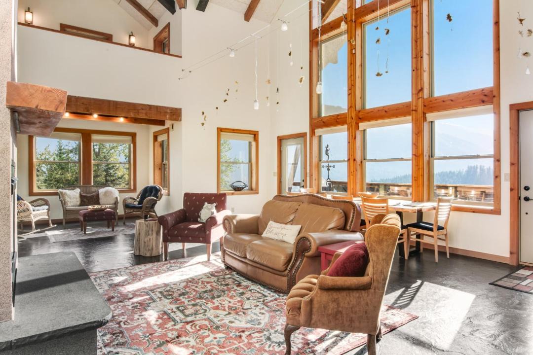 Photo of Livingroom in Hyak