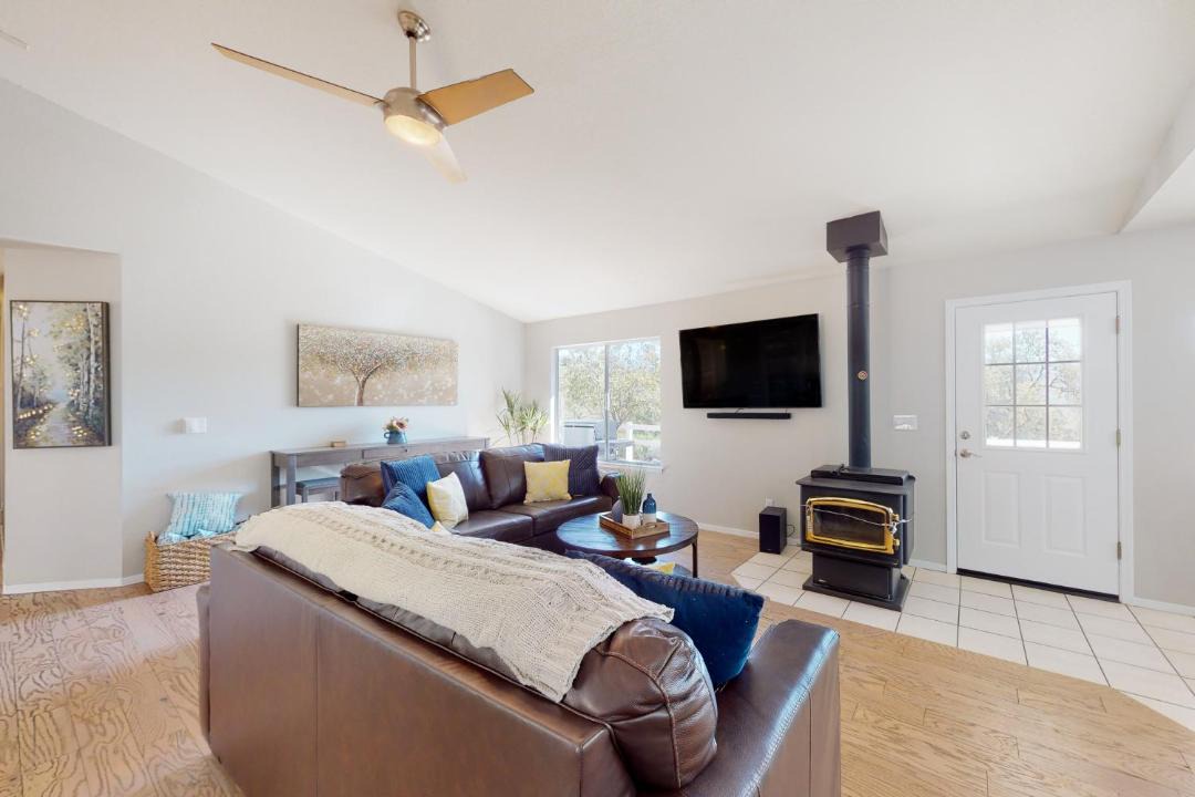Photo of Livingroom in Oakhurst