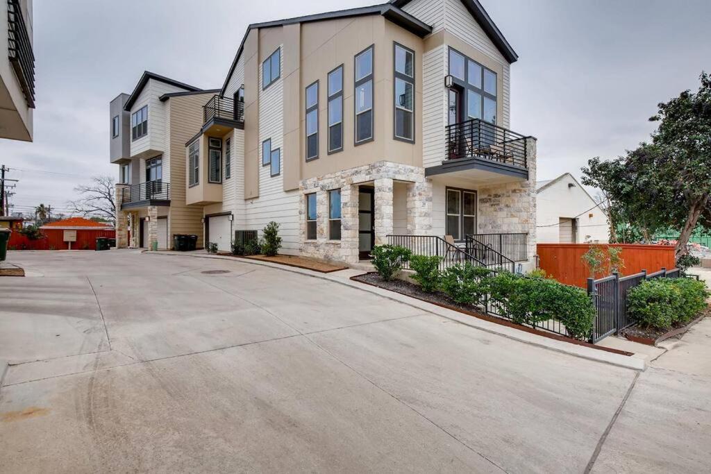 Photo of Buildings in Tobin Hill
