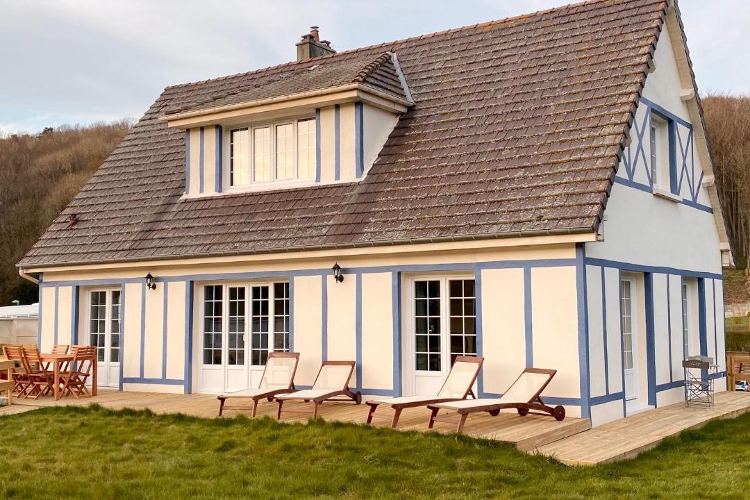 Photo of Buildings in Etretat