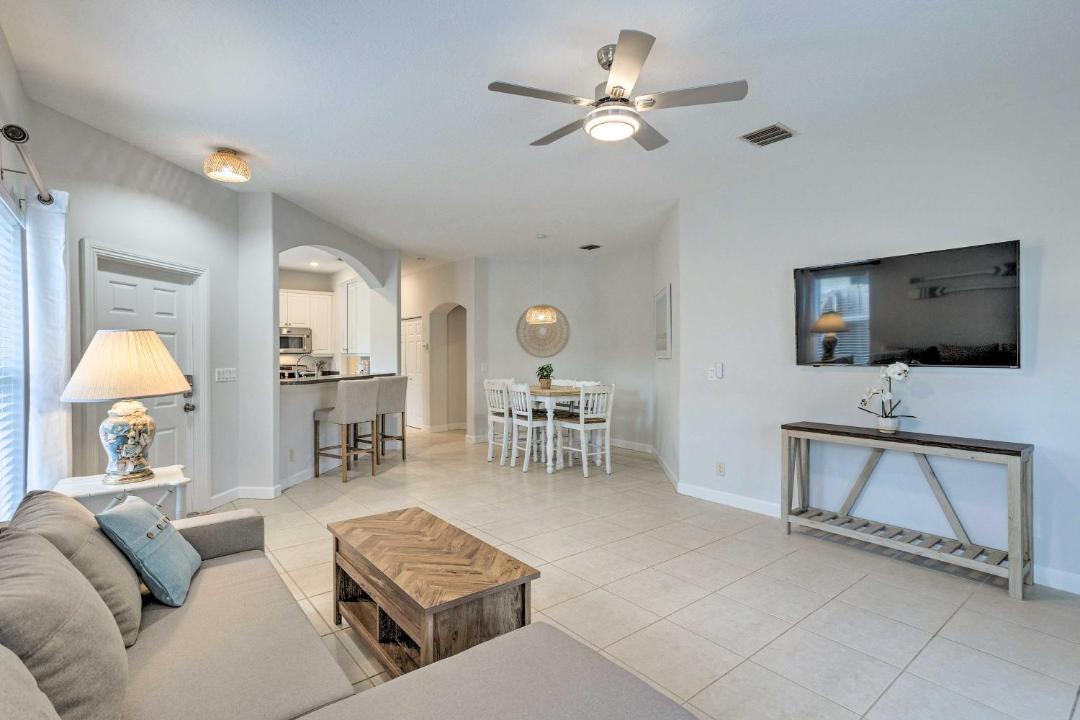 Photo of Livingroom in Juno Beach