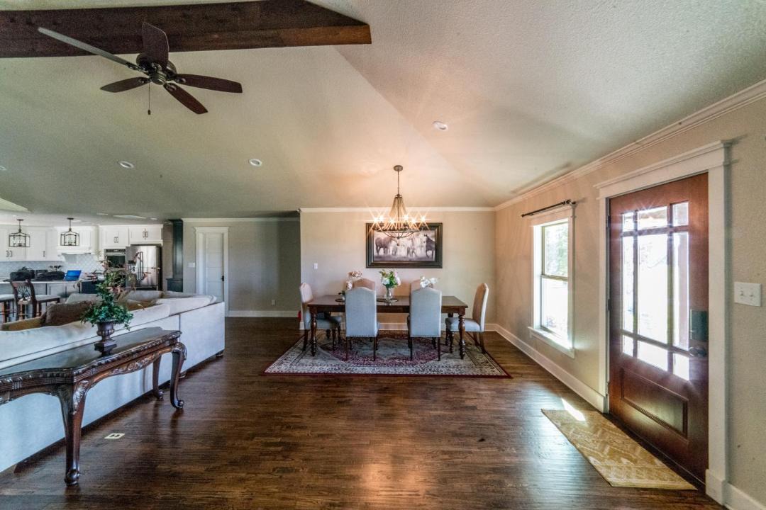 Photo of Livingroom in Alvord