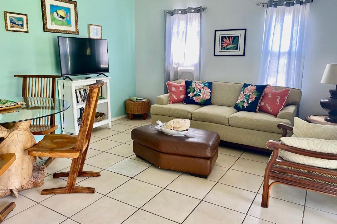 Photo of Livingroom in Kahaluu Bay