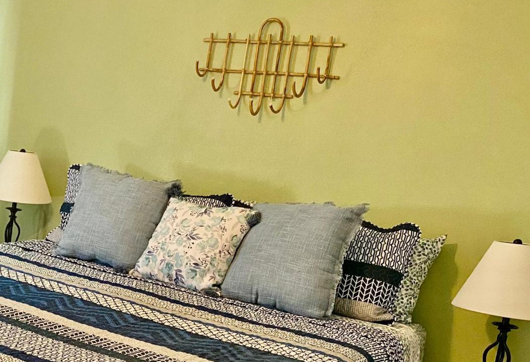 Photo of Others in Kahaluu Bay