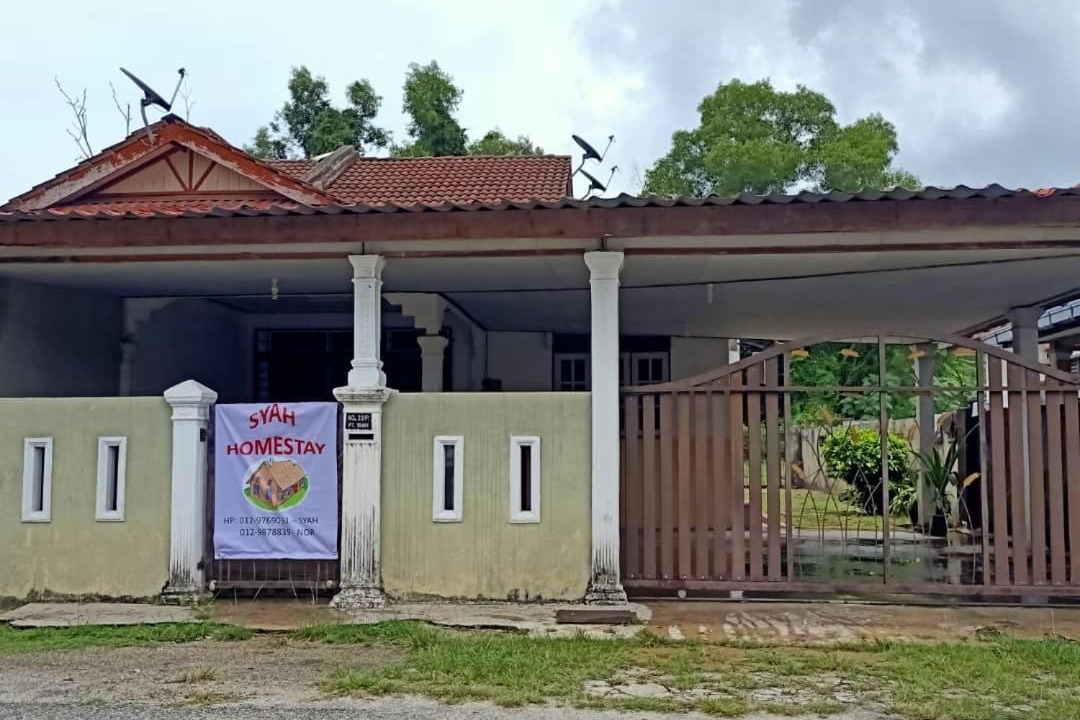 Photo of Buildings in Kampung Sura