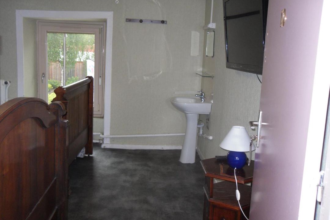 Photo of Others in Chalus