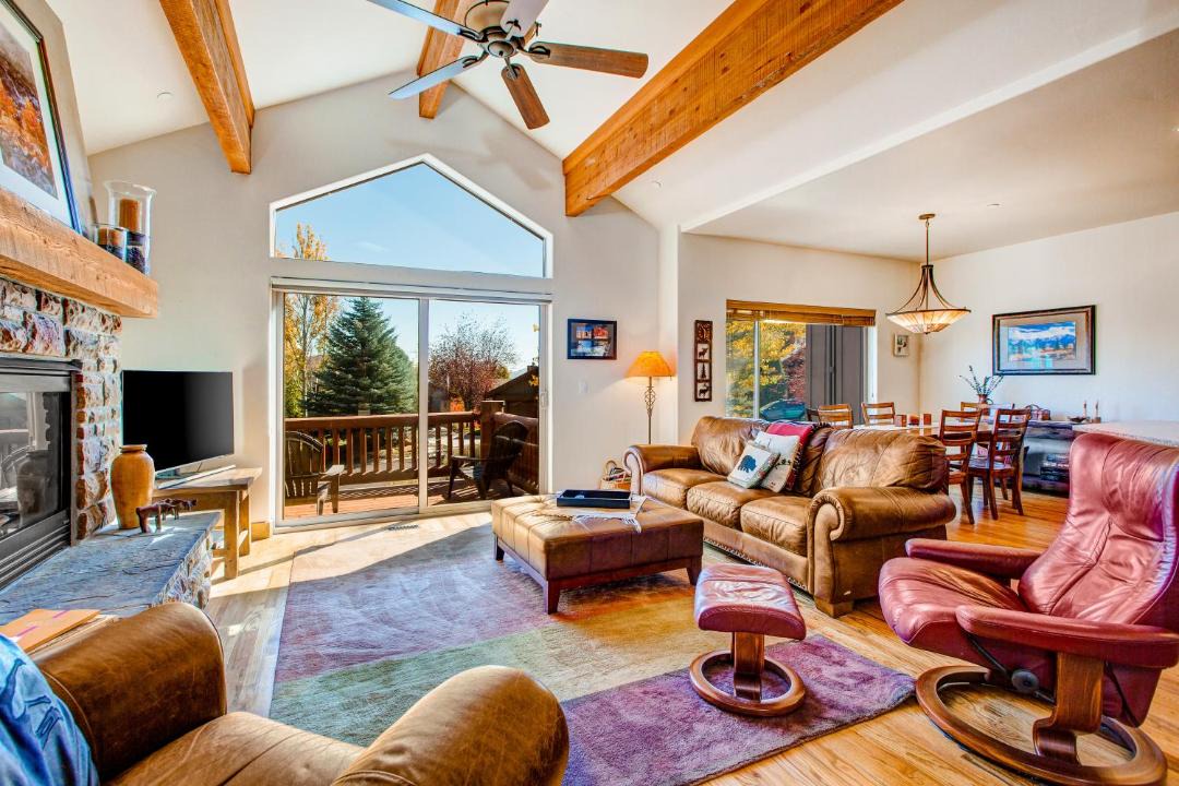 Photo of Livingroom in Pinebrook