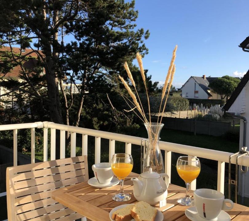 Photo of Patio Balcony in Merville-Franceville-Plage