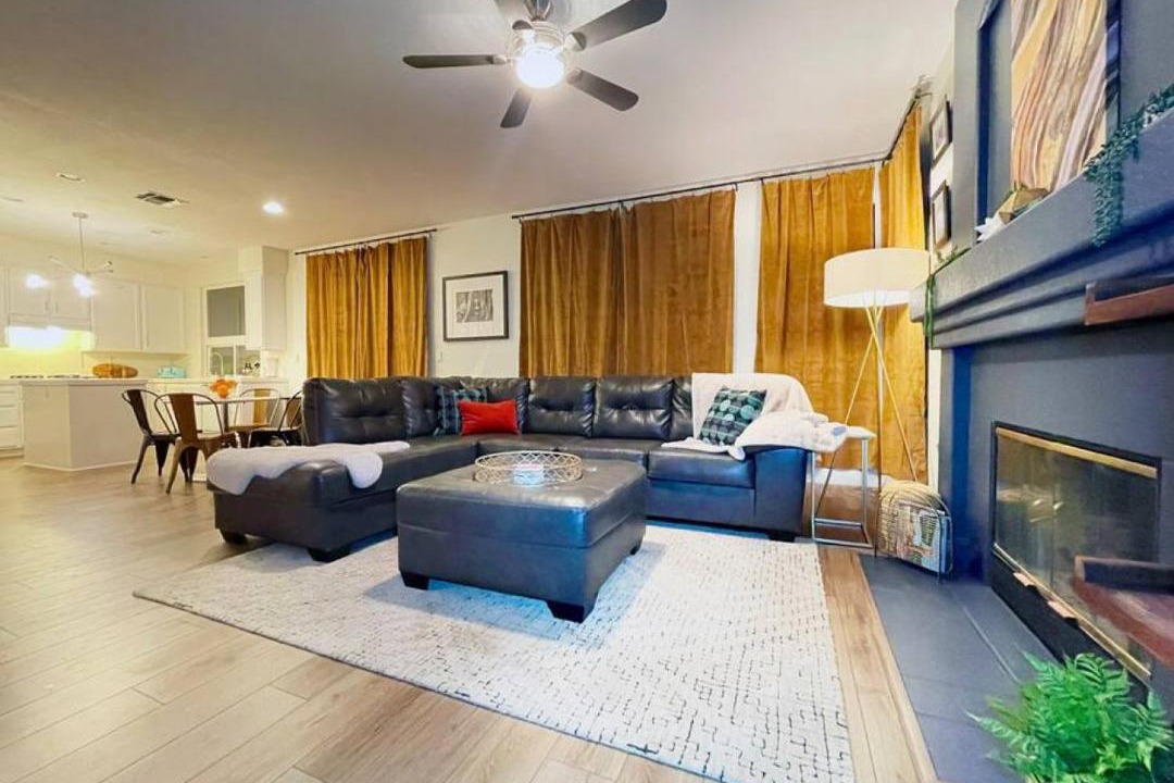 Photo of Livingroom in Roseville