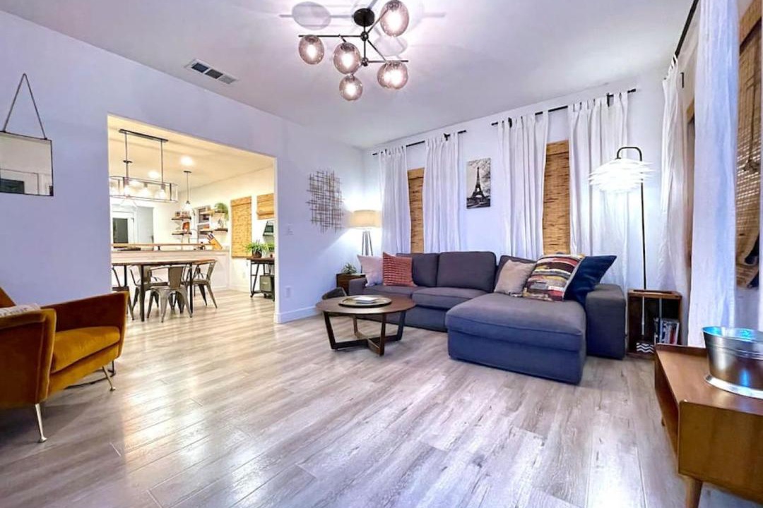 Photo of Livingroom in Central Sacramento