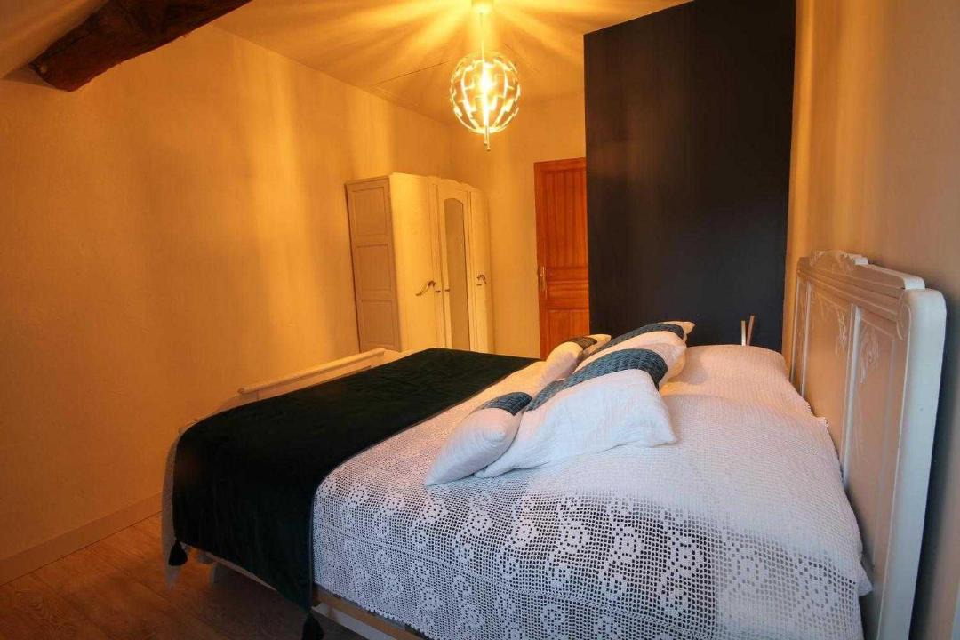 Photo of Bedroom in Beze