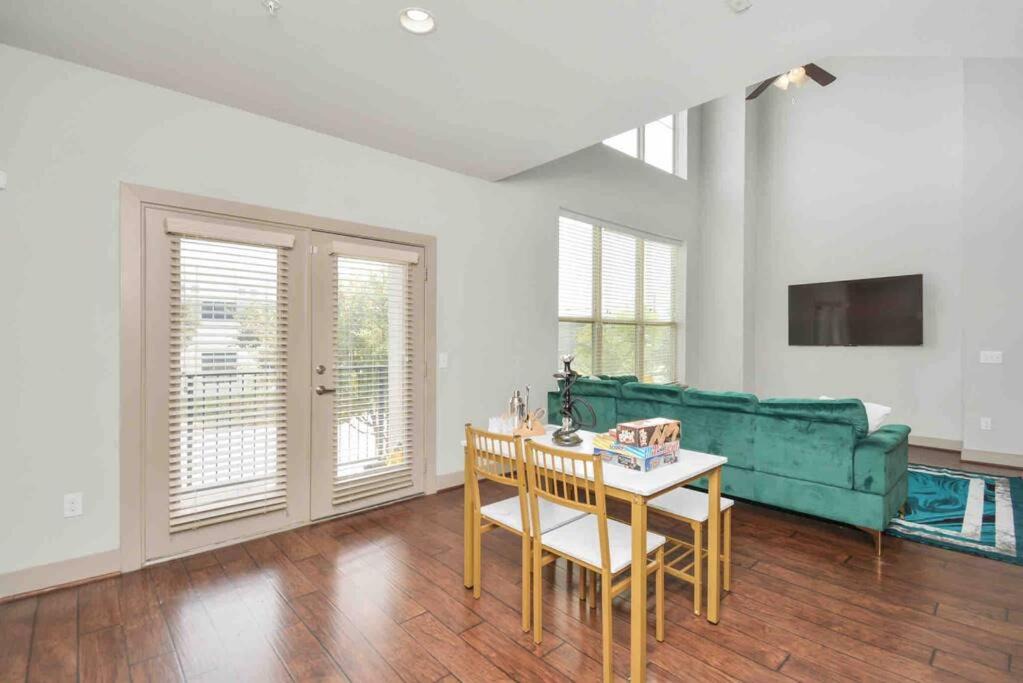 Photo of Livingroom in Memorial