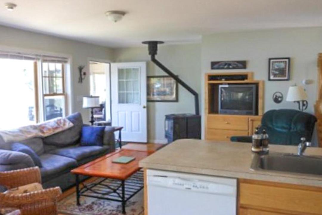 Photo of Livingroom in Meredith