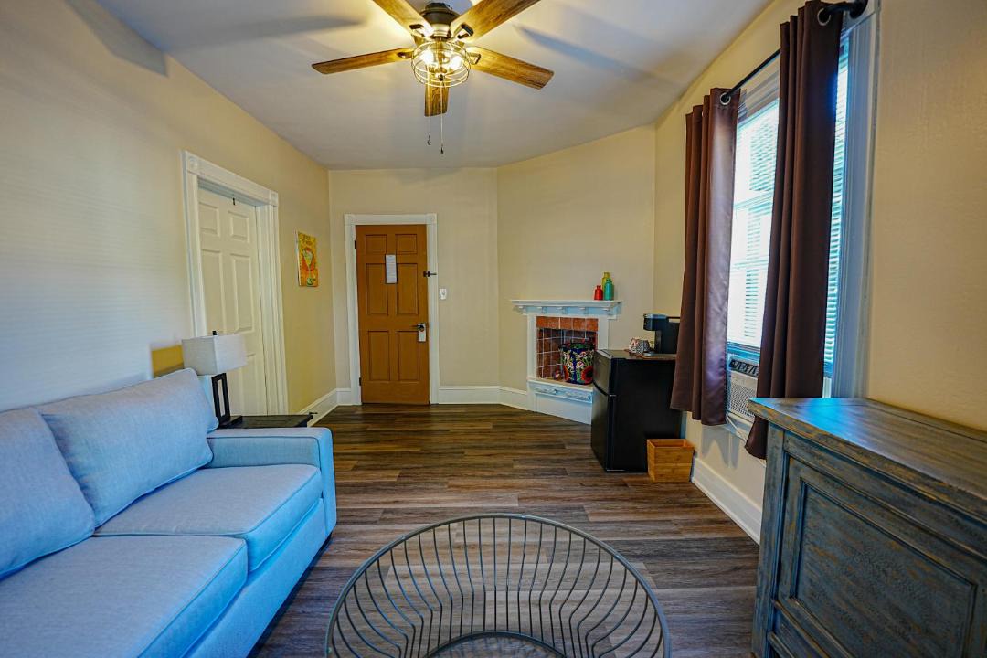 Photo of Livingroom in Milford