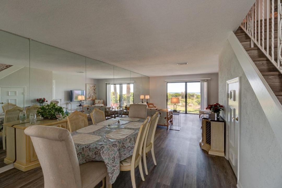 Photo of Livingroom in Southern Shores