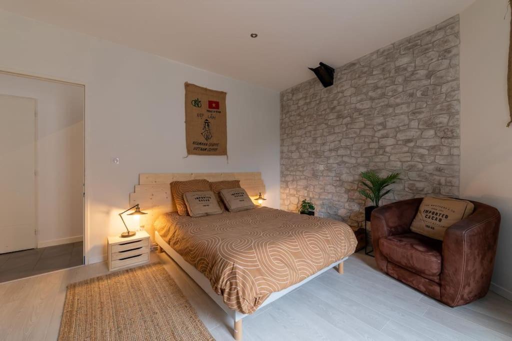 Photo of Others in Rives