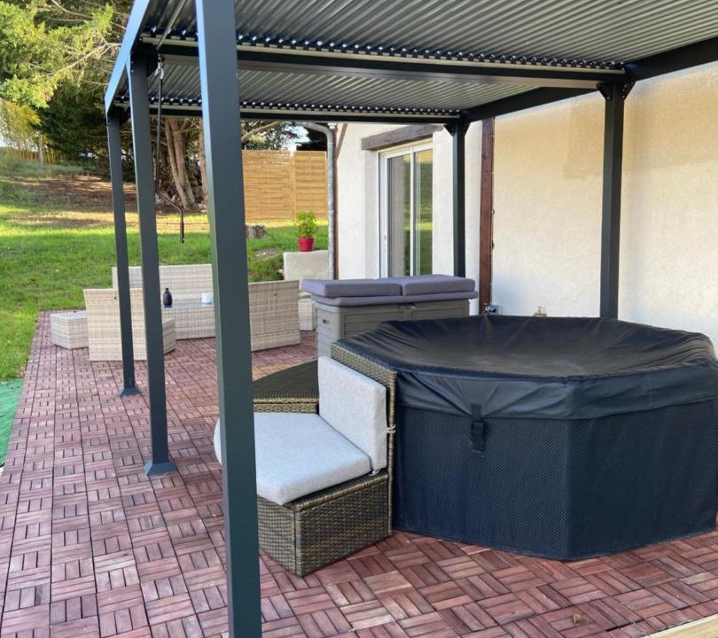 Photo of Others in Thesee