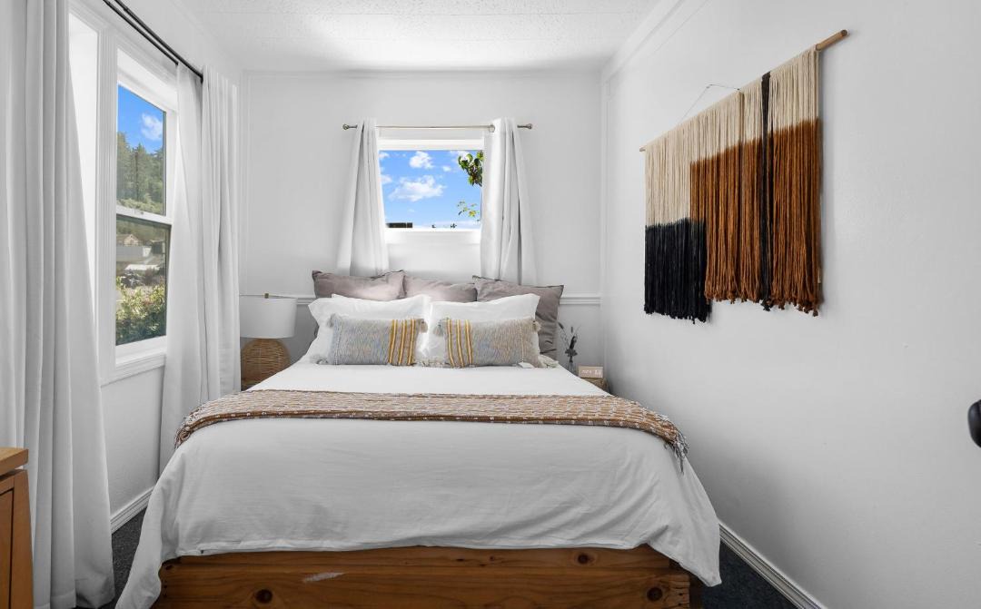 Photo of Bedroom in Depoe Bay