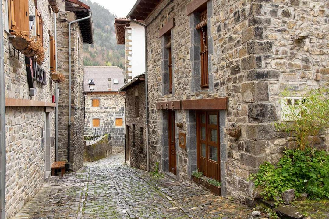 Photo of Buildings in Isaba