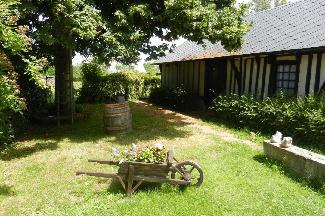 Photo of Buildings in Calleville