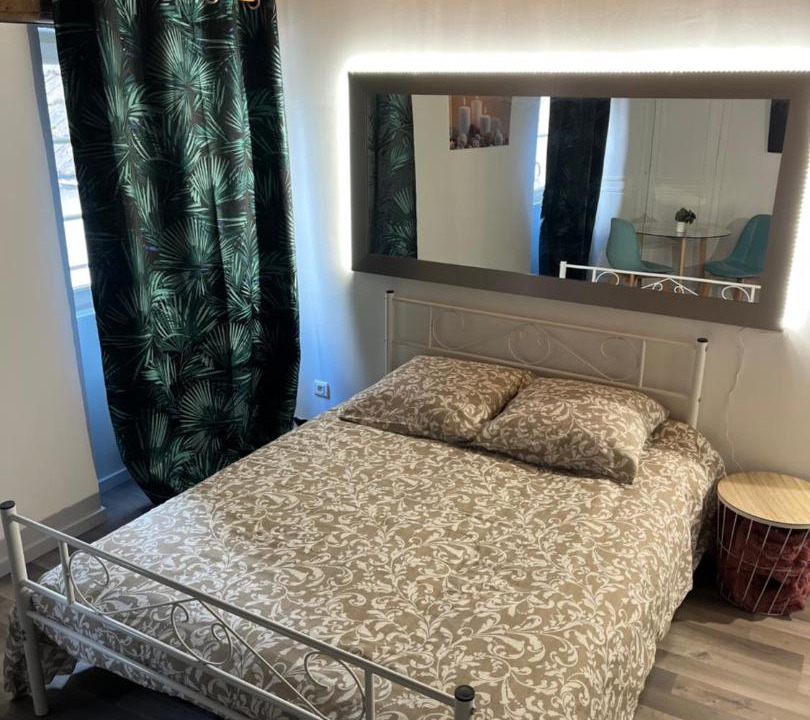 Photo of Bedroom in Nuits-Saint-Georges