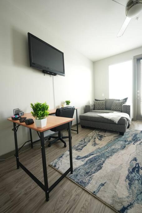Photo of Livingroom in Washington Ave./ Memorial Park
