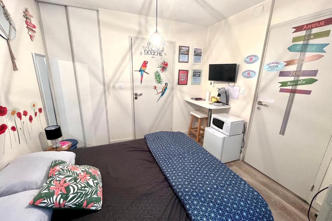 Photo of Others in Rives