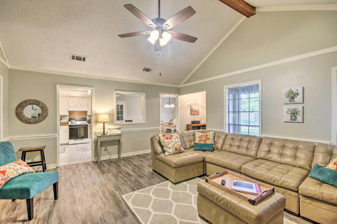 Photo of Livingroom in Flowood
