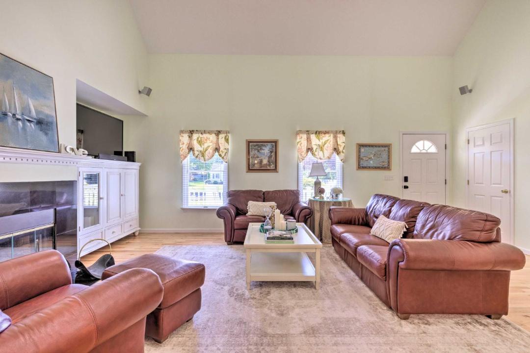 Photo of Livingroom in Jamesport