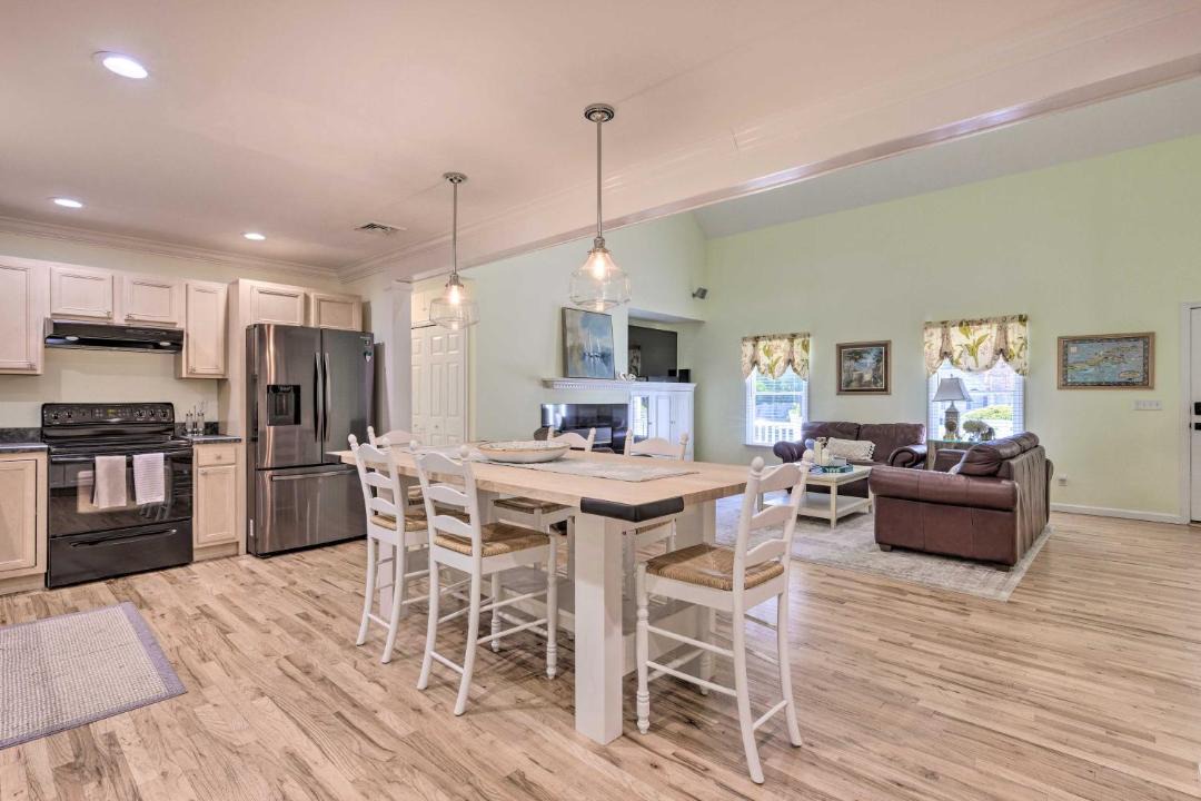 Photo of Livingroom in Jamesport