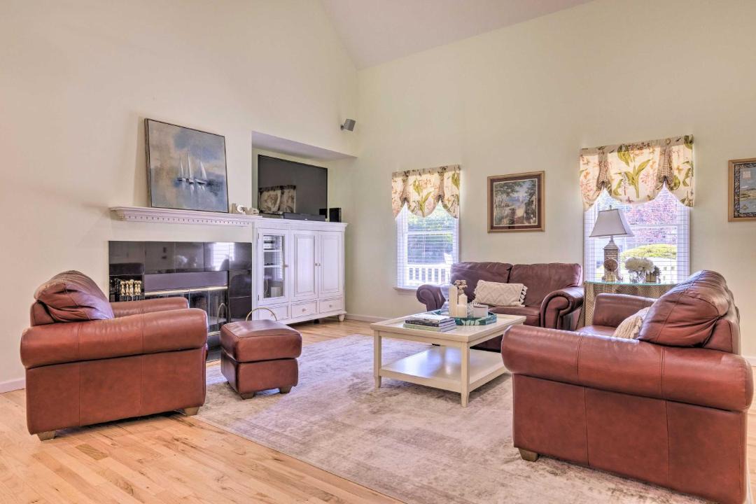 Photo of Livingroom in Jamesport