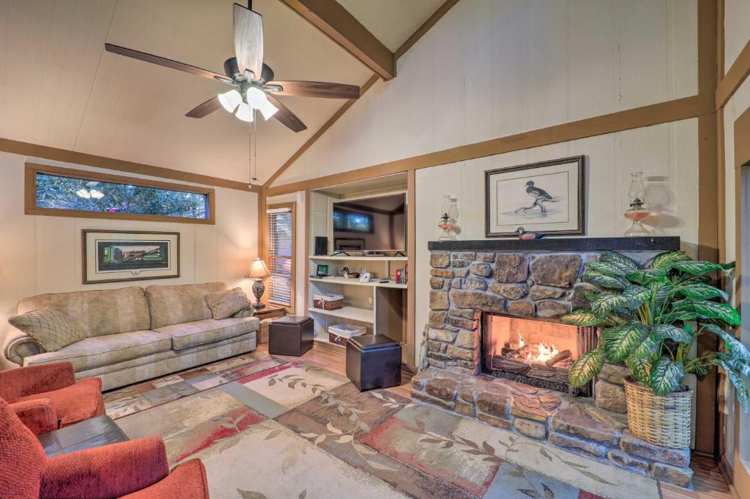 Photo of Livingroom in Beech Mountain