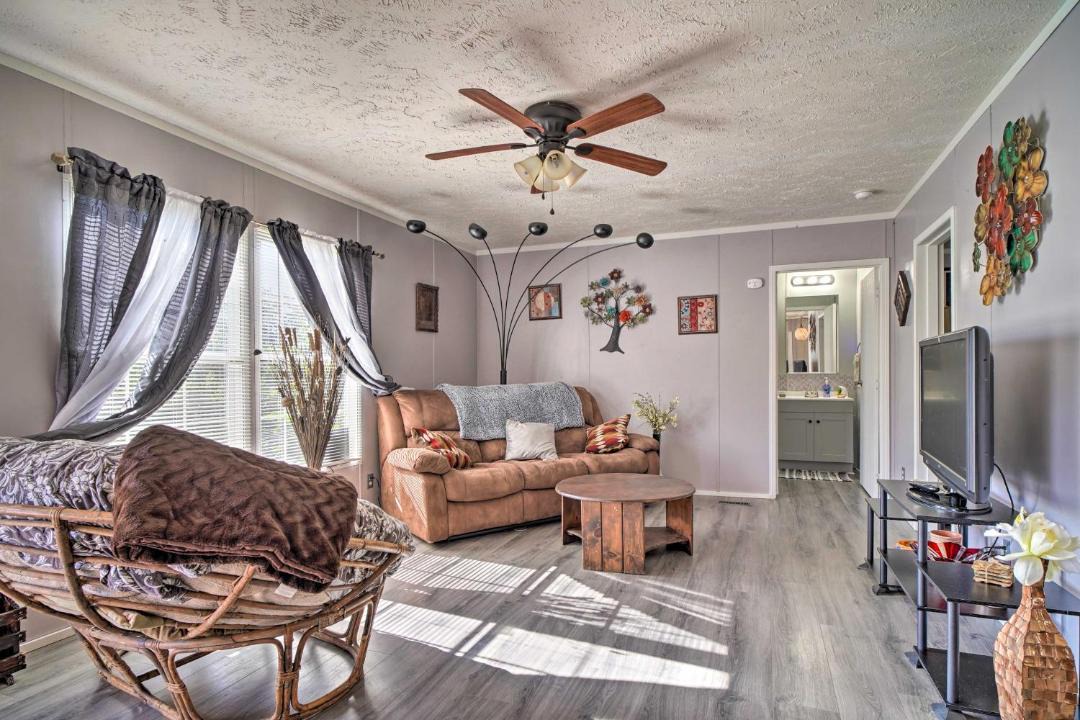 Photo of Livingroom in Mohawk