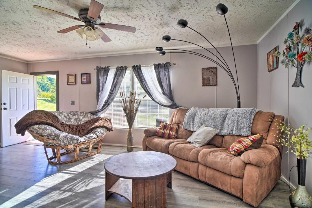 Photo of Livingroom in Mohawk
