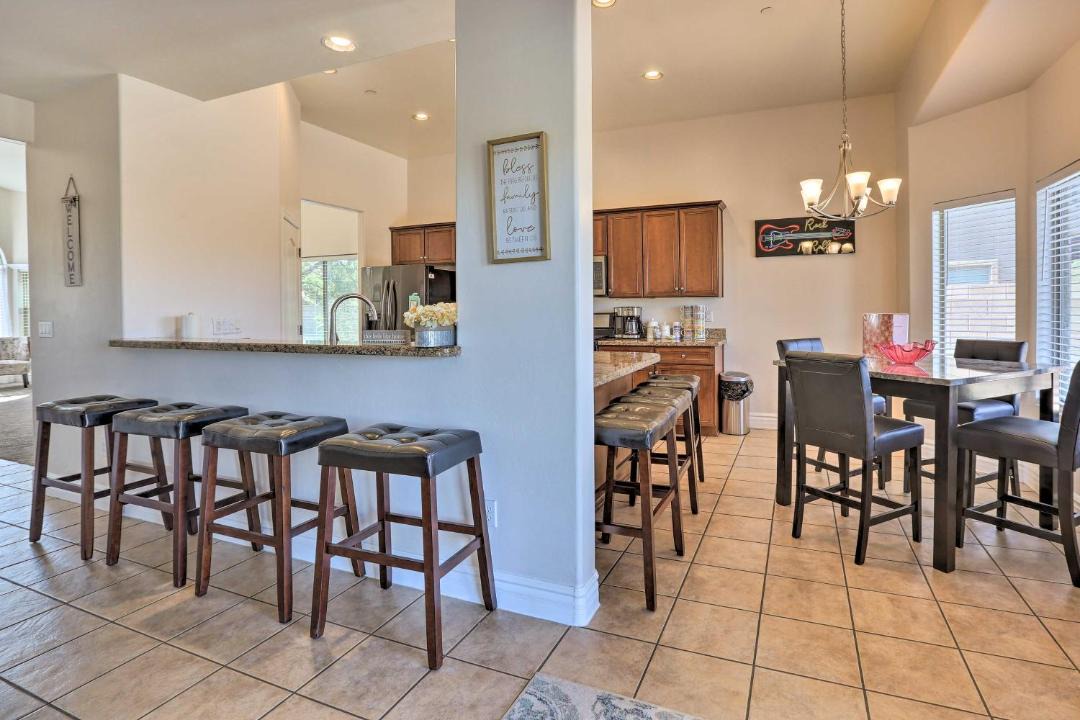 Photo of Livingroom in Continental Reserve