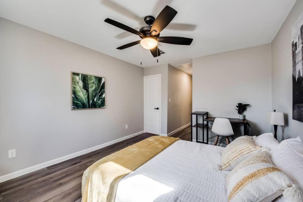 Photo of Bedroom in Haltom City