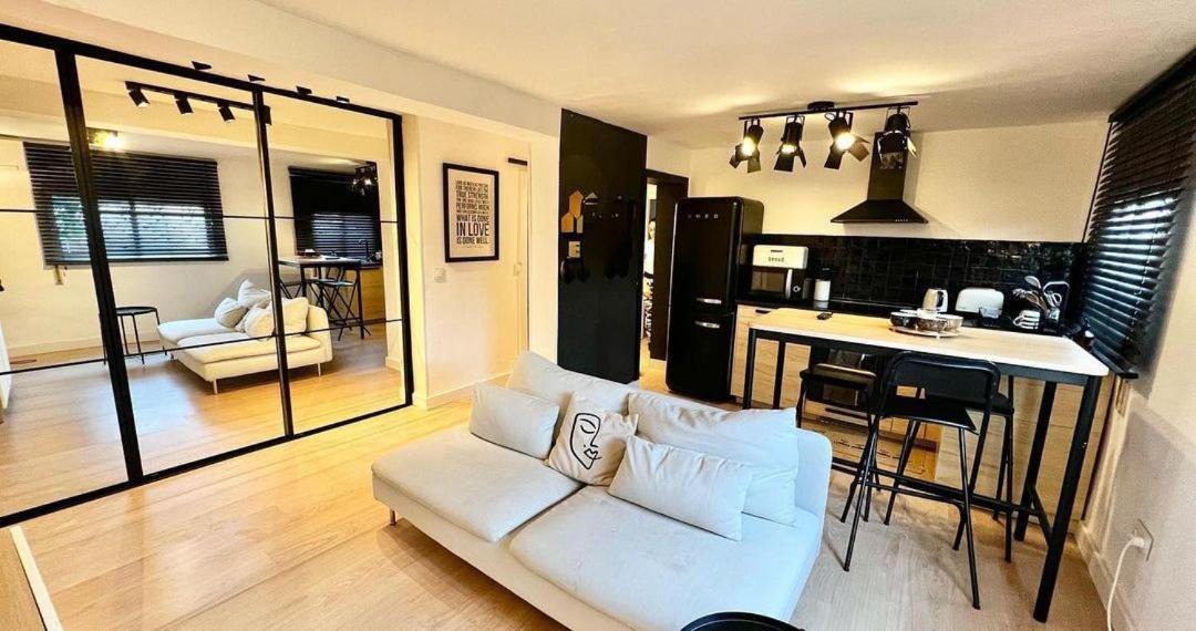 Photo of Livingroom in Bryant