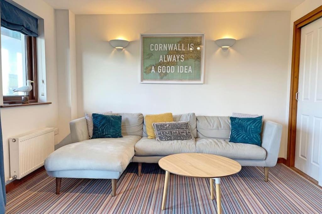 Photo of Livingroom in Mawgan Porth