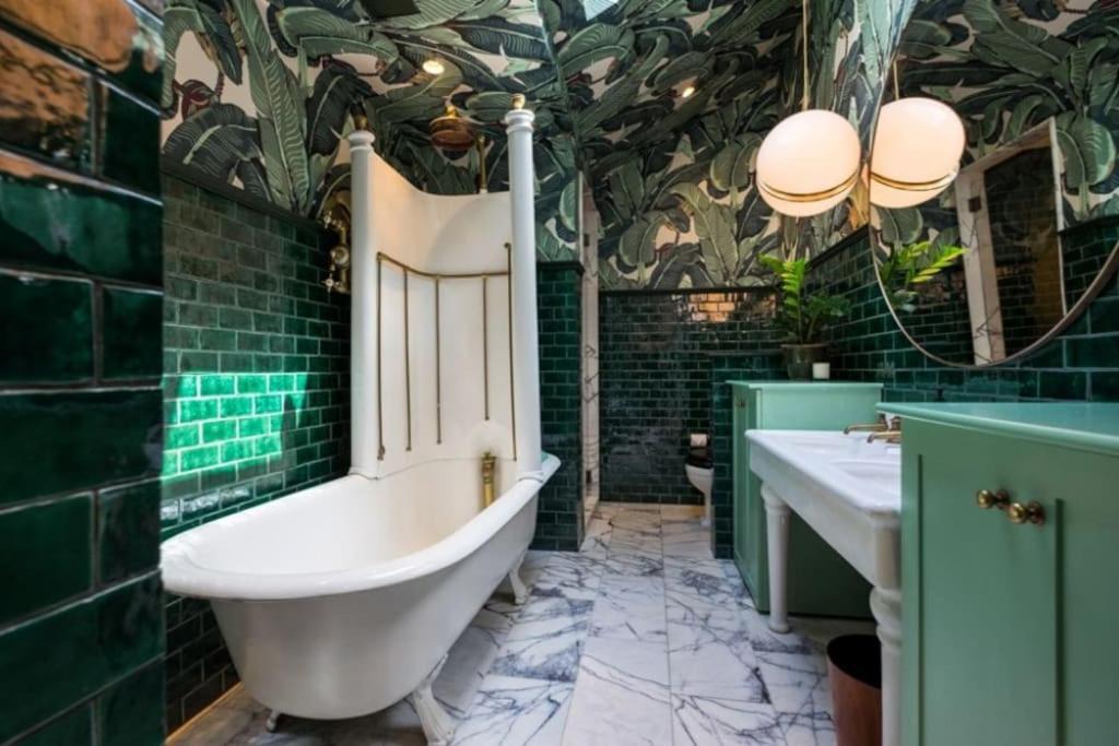 Photo of Bathroom in Deal