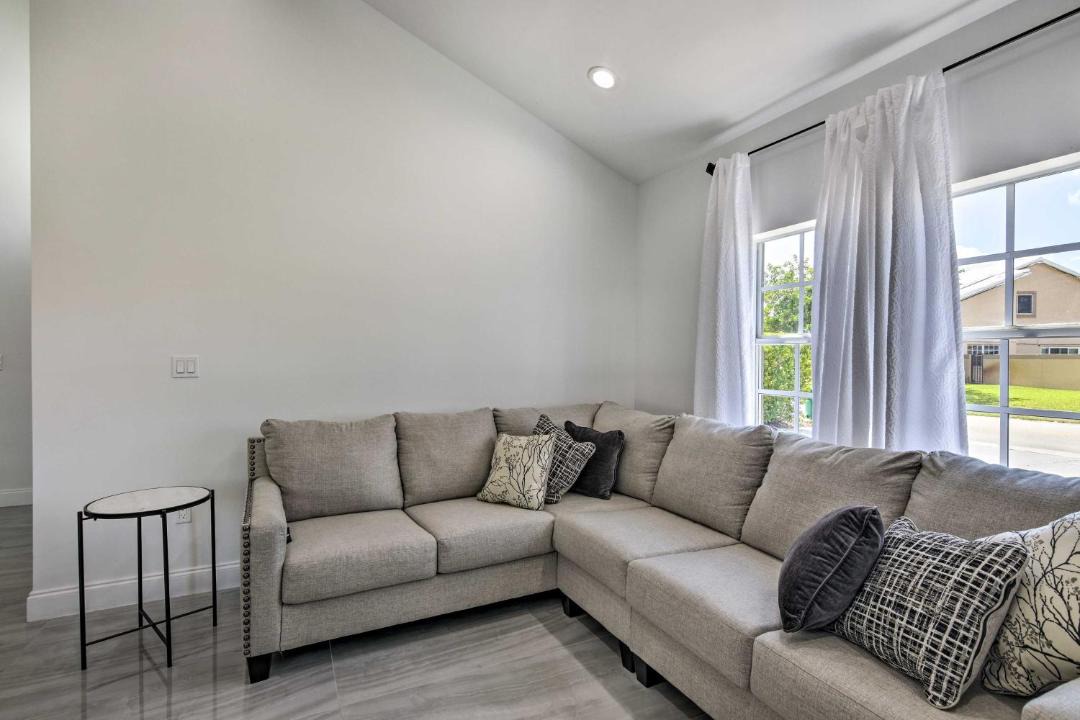 Photo of Livingroom in Miami Gardens