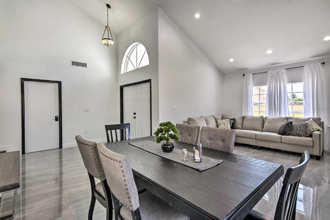 Photo of Livingroom in Miami Gardens