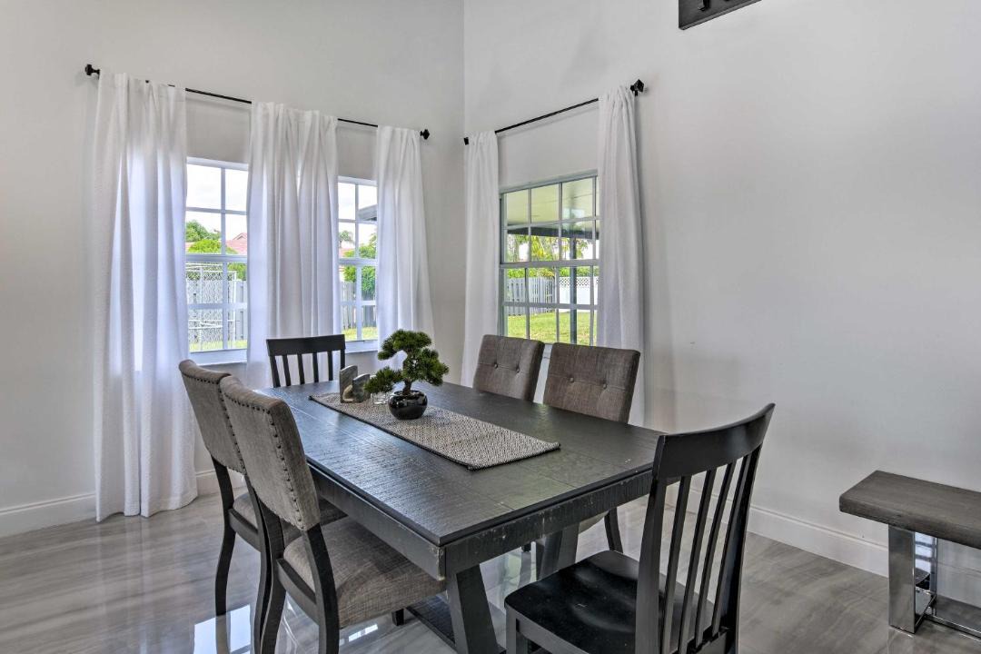 Photo of Livingroom in Miami Gardens